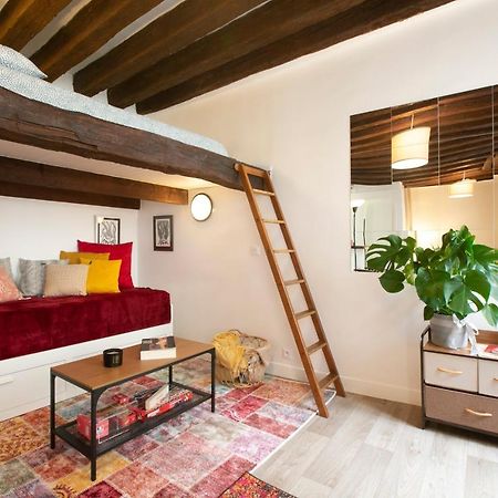 Authentic Apartment In Center Of Parisian Marais Buitenkant foto