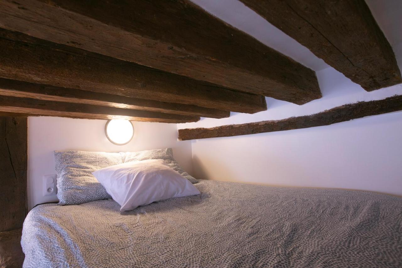 Authentic Apartment In Center Of Parisian Marais Buitenkant foto